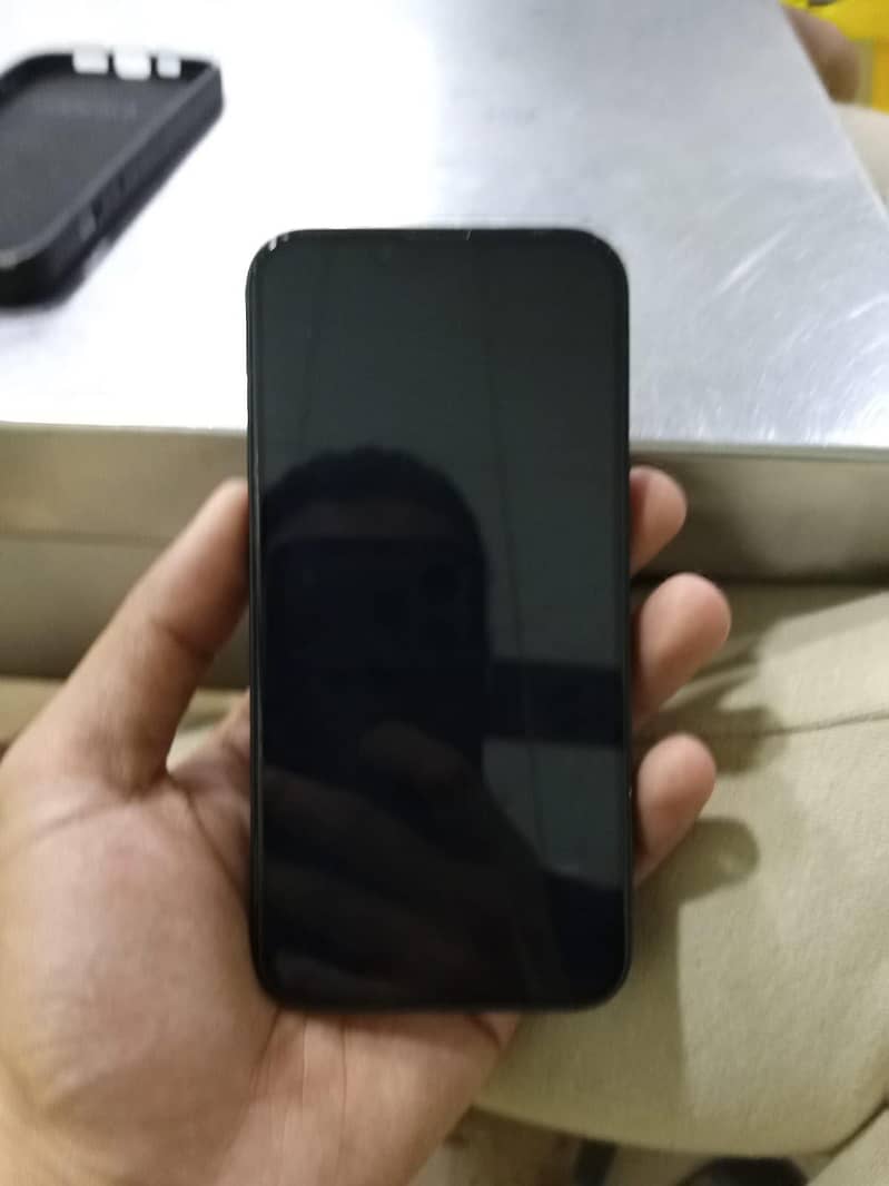 Apple iPhone 13 0