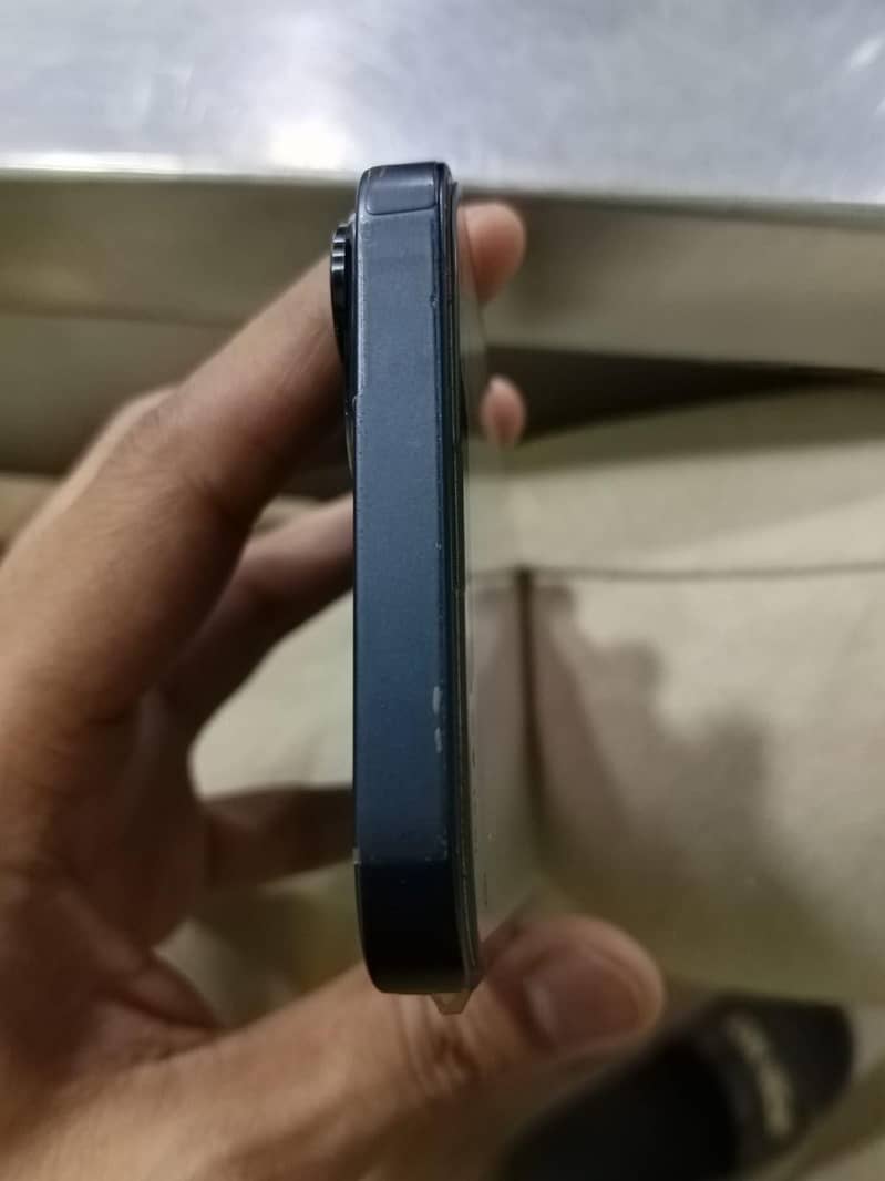 Apple iPhone 13 3