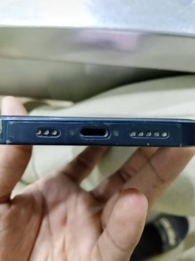 Apple iPhone 13 4
