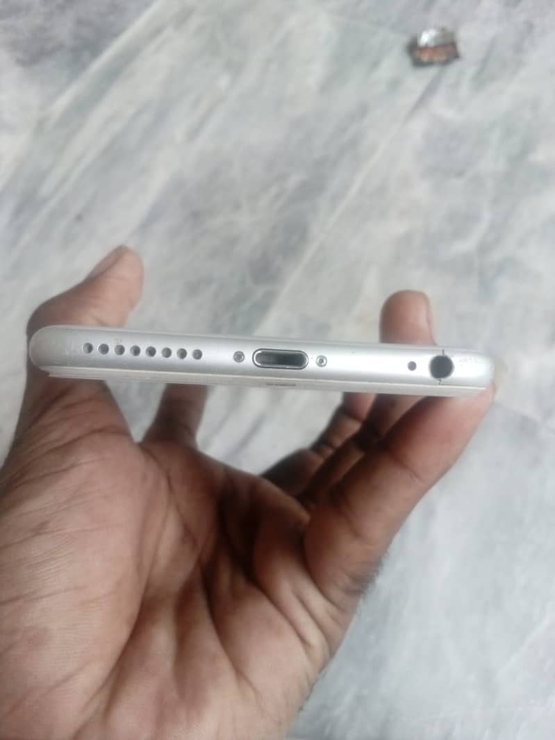 Apple iPhone 6S Plus 2