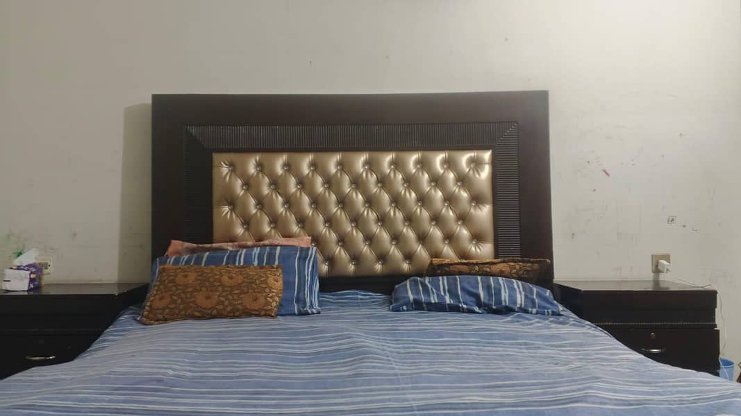 Bed Dressing with Almari 0