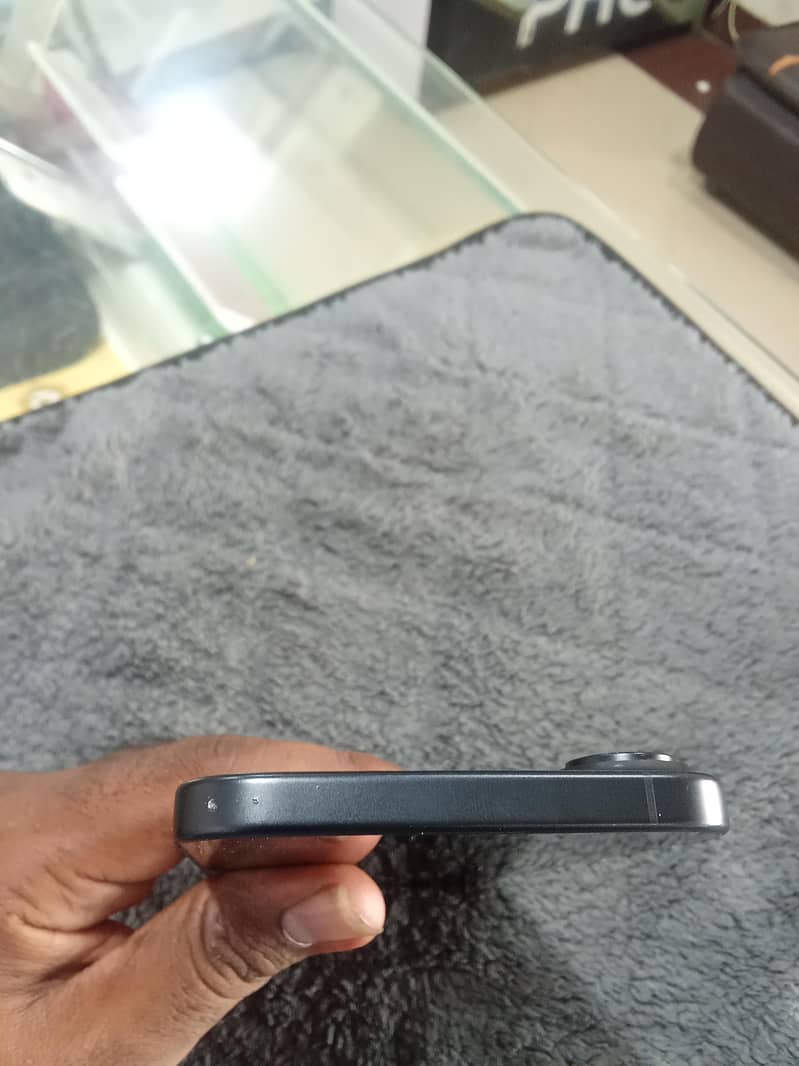 Apple iPhone 16 Plus 1