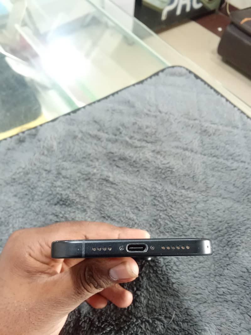 Apple iPhone 16 Plus 2
