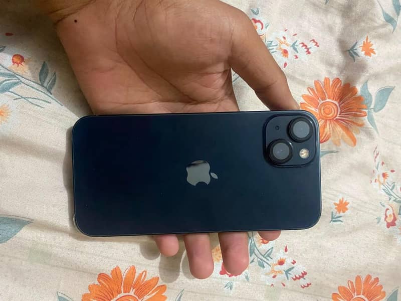 Apple iPhone 13 2