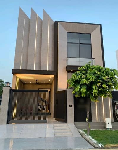 Prime Location 5 Marla House In Beautiful Location Of Royal Palm City In Gujranwala