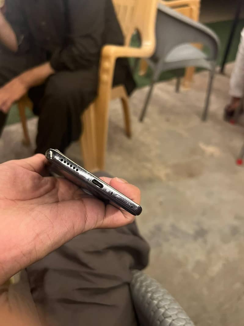Tecno CAMON 40 Pro 4