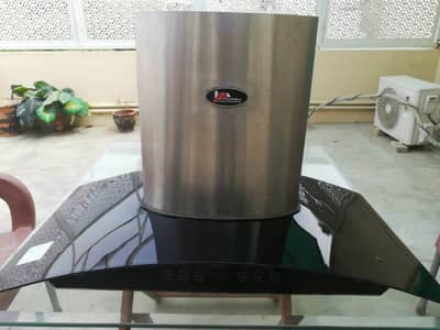 Curved Glass Kitchen Hood / Chimney – Excellent Condition