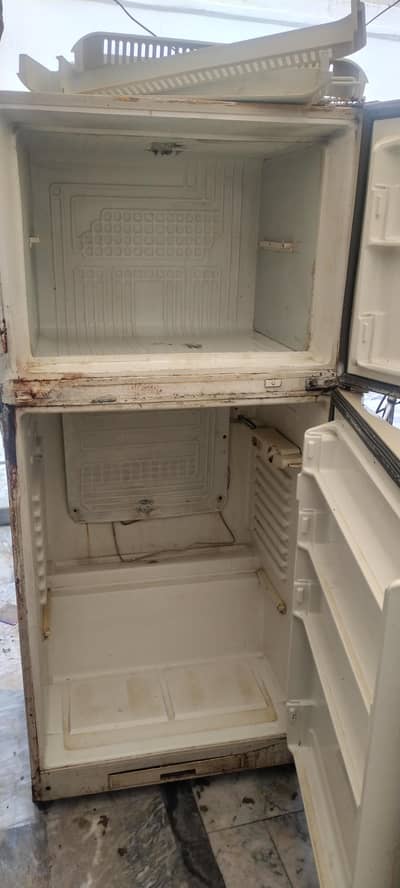 Dawlance Refrigerator urgent sale
