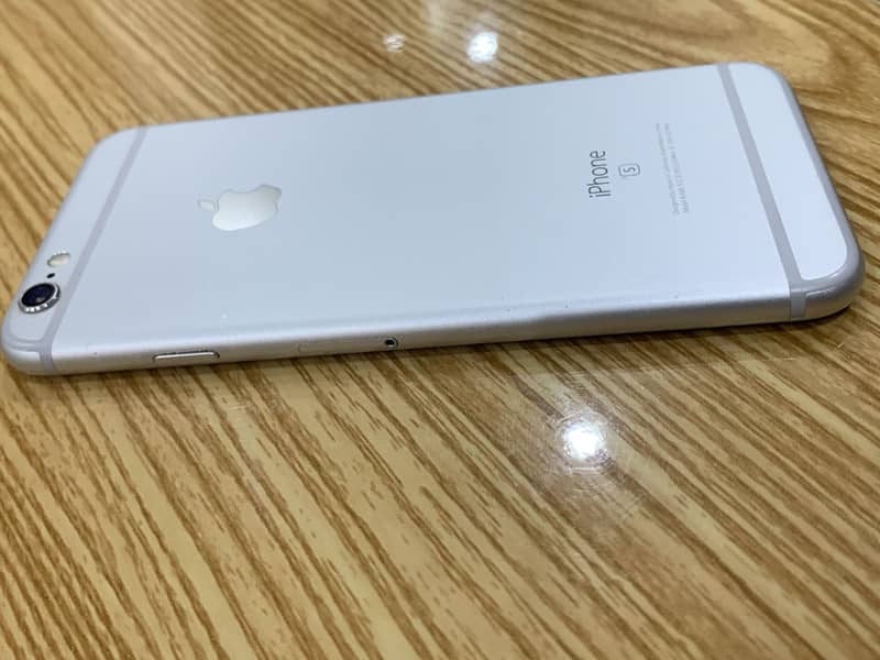 Apple iPhone 6S 3