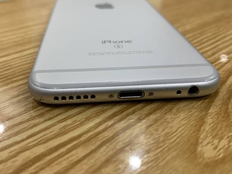 Apple iPhone 6S 5