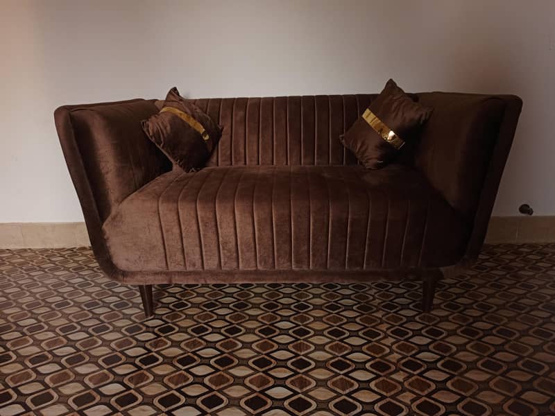 2 seater Sofa 0