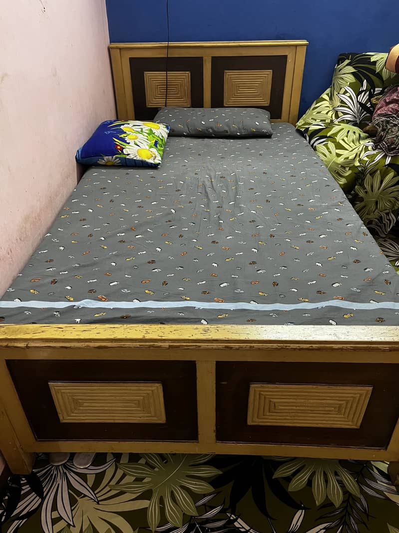 Single bed 0