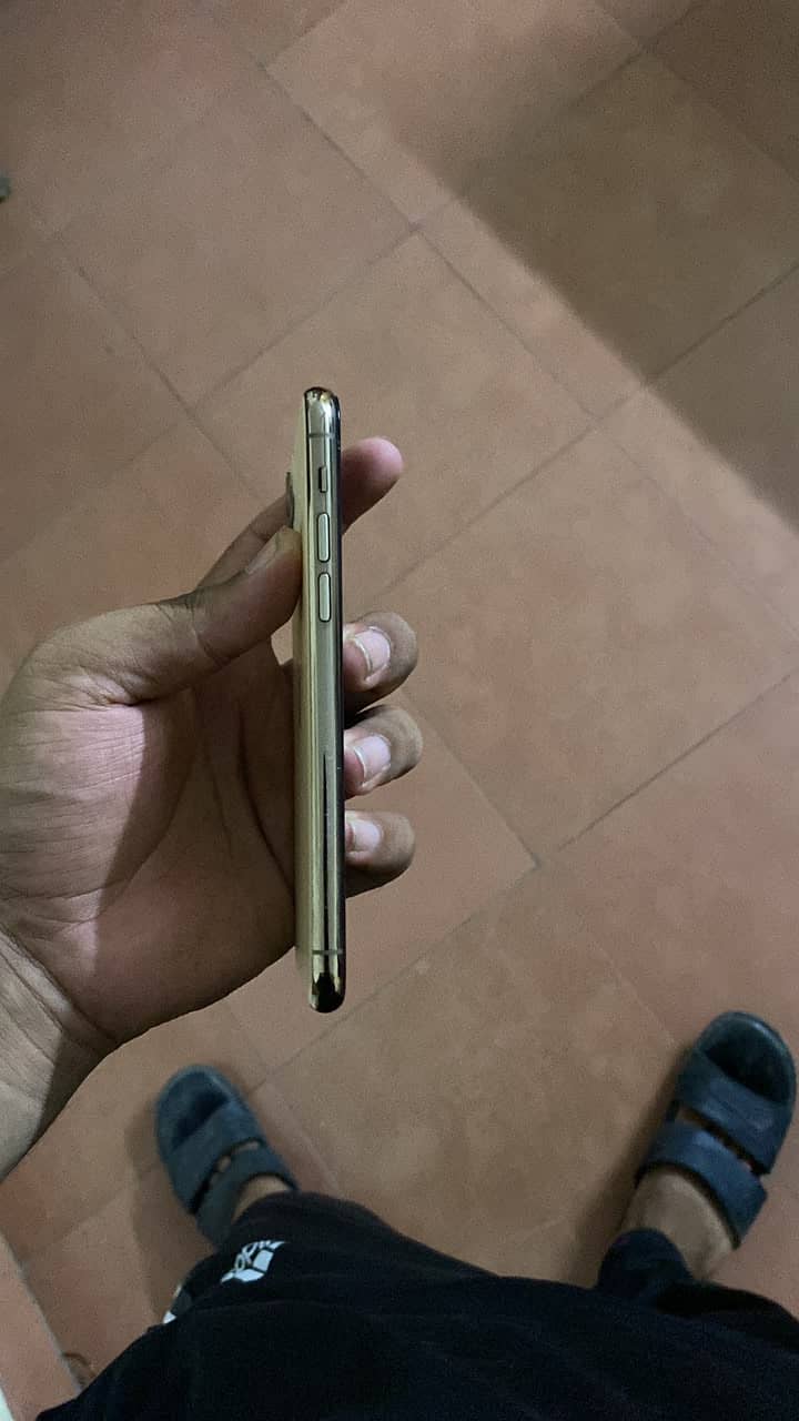 Apple iPhone 11 Pro 1