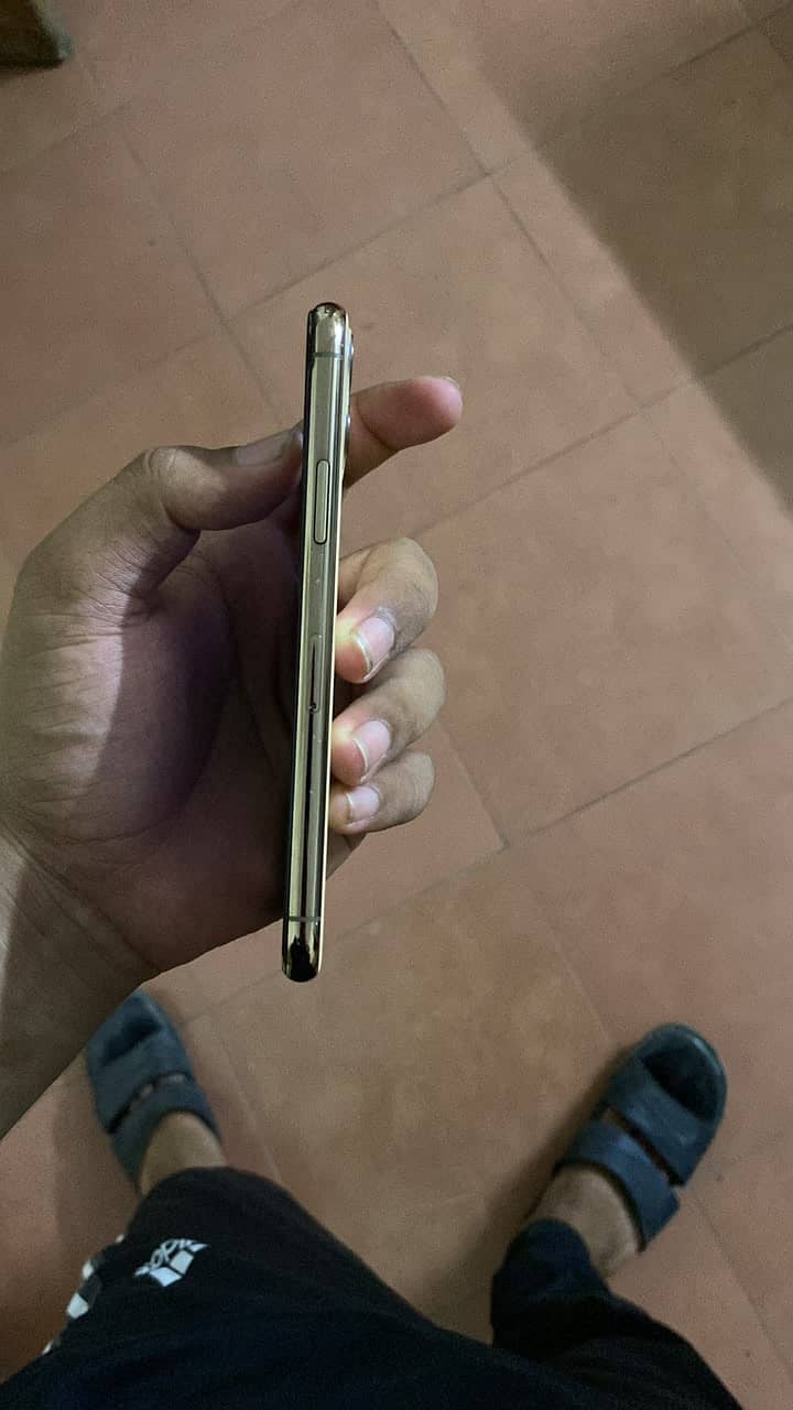 Apple iPhone 11 Pro 3
