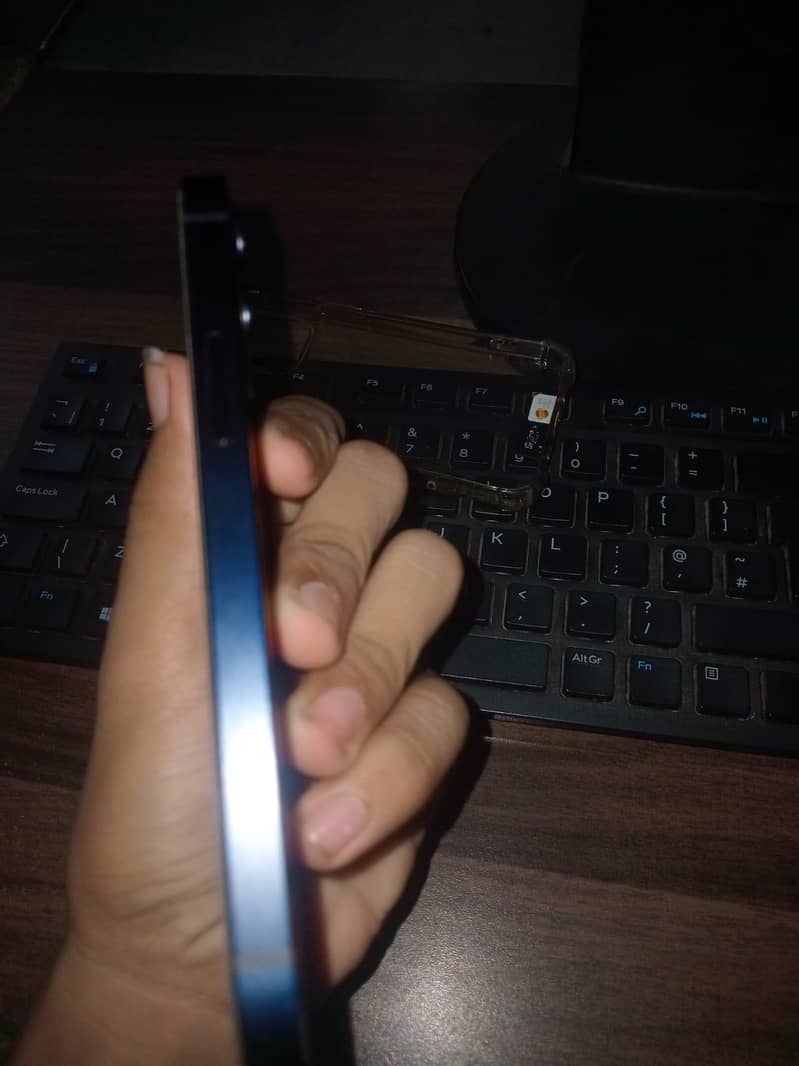 Apple iPhone 12 mini 0