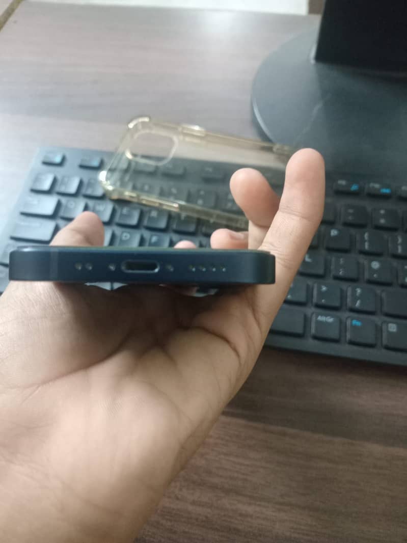 Apple iPhone 12 mini 4