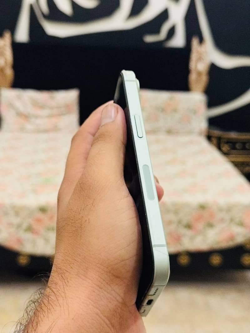 Apple iPhone 15 3