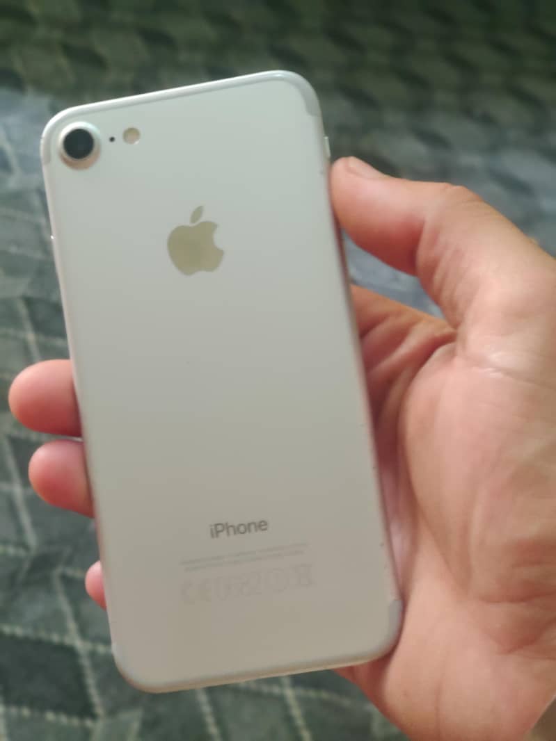 Apple iPhone 7 10