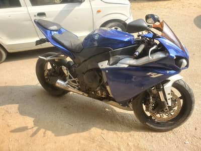 Yamaha R1