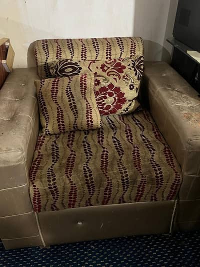 5 seater Sofa Set available for sale