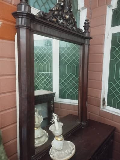 Dressing tablet and show case for sale chinoti furniture