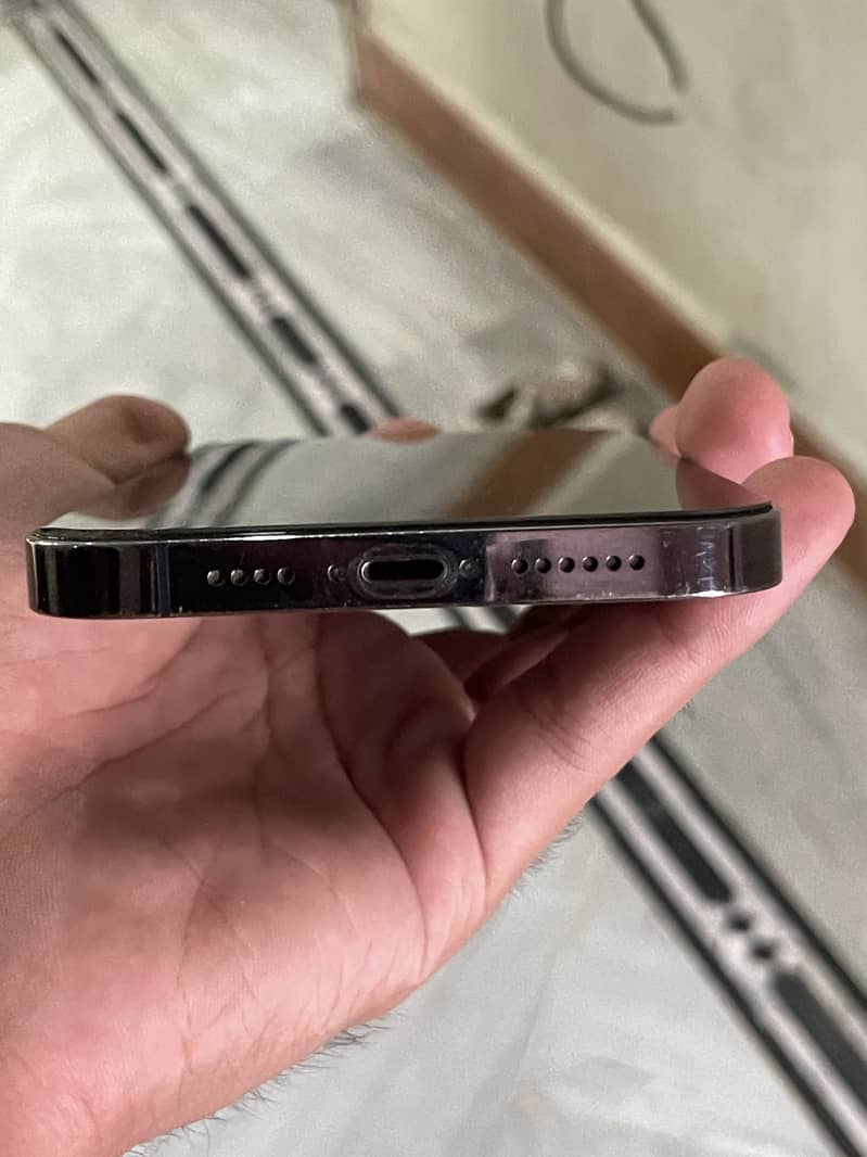 Apple iPhone 14 Pro Max 3
