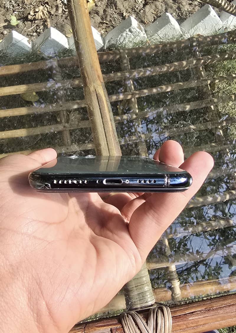 iPhone 11 Pro Max 6