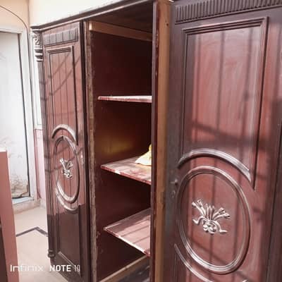 salaam alaikum I am selling Almari