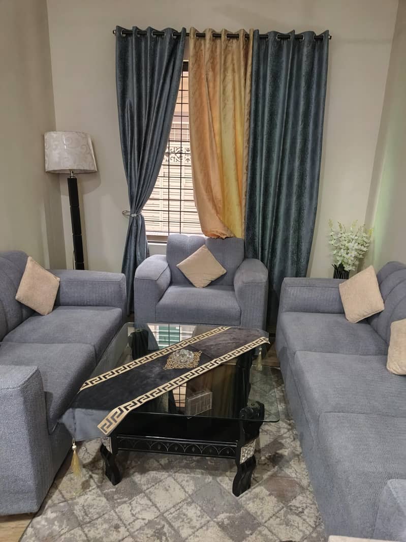 coffee table perfect condition 3