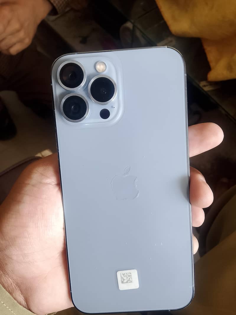 Apple iPhone 13 Pro Max 4