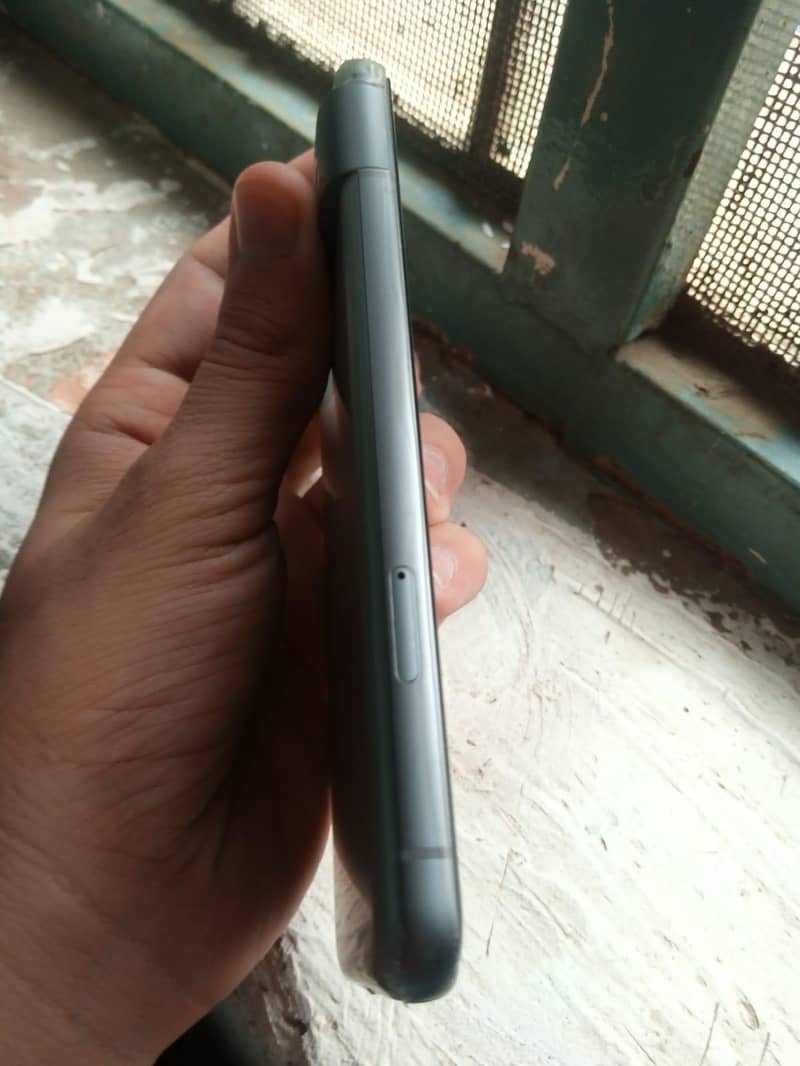 Google Pixel 8 4