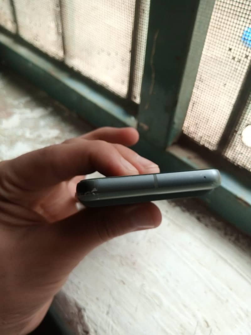Google Pixel 8 5