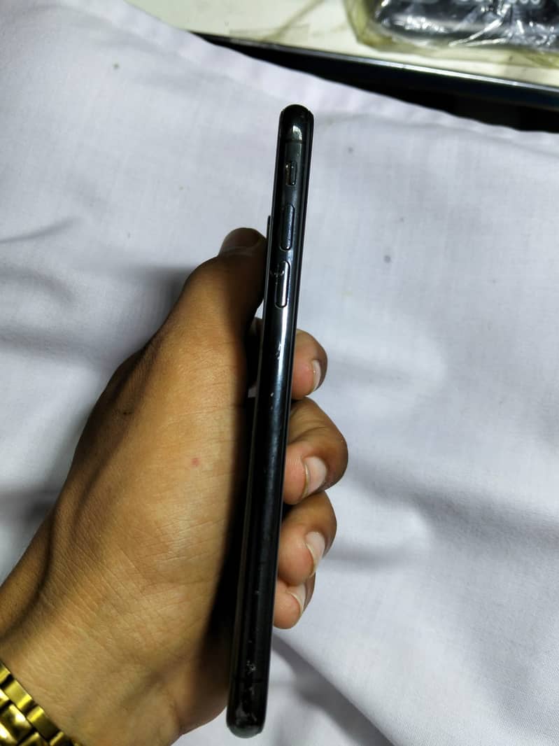 Apple iPhone X 3