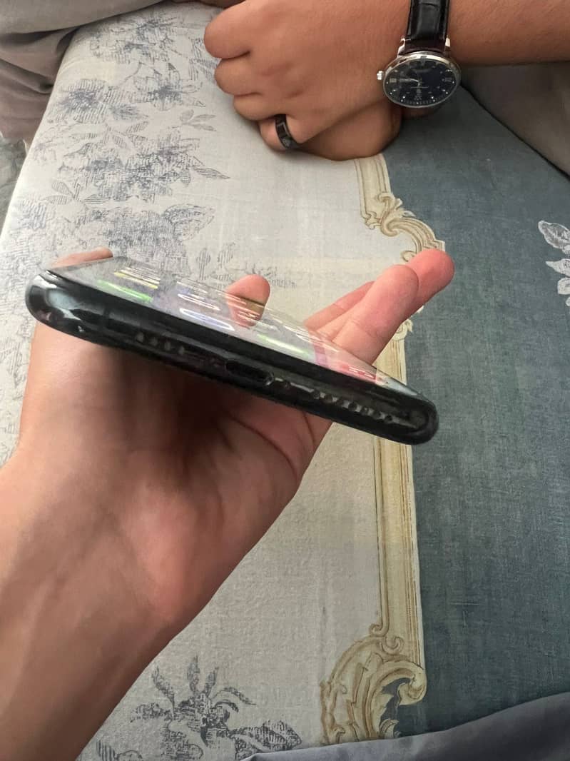 iPhone 11 Pro Max 1