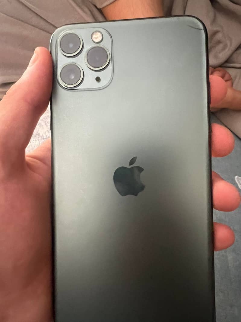 iPhone 11 Pro Max 4