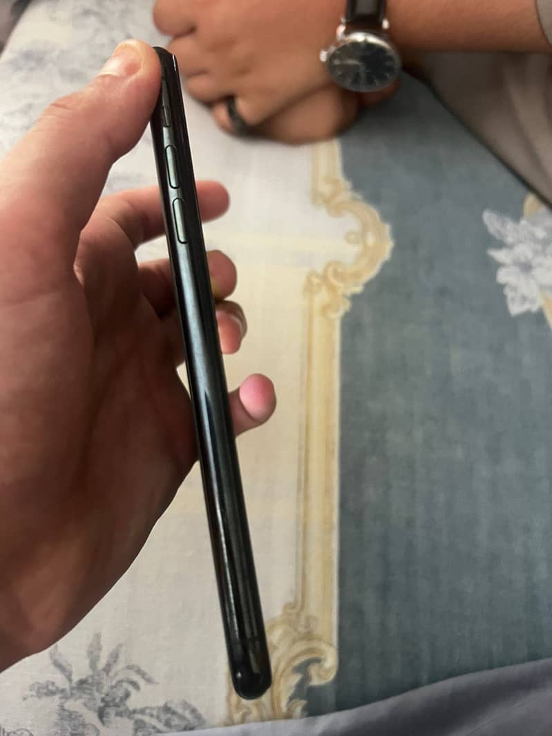 iPhone 11 Pro Max 5