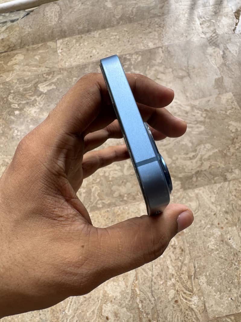 Apple iPhone 13 mini 4