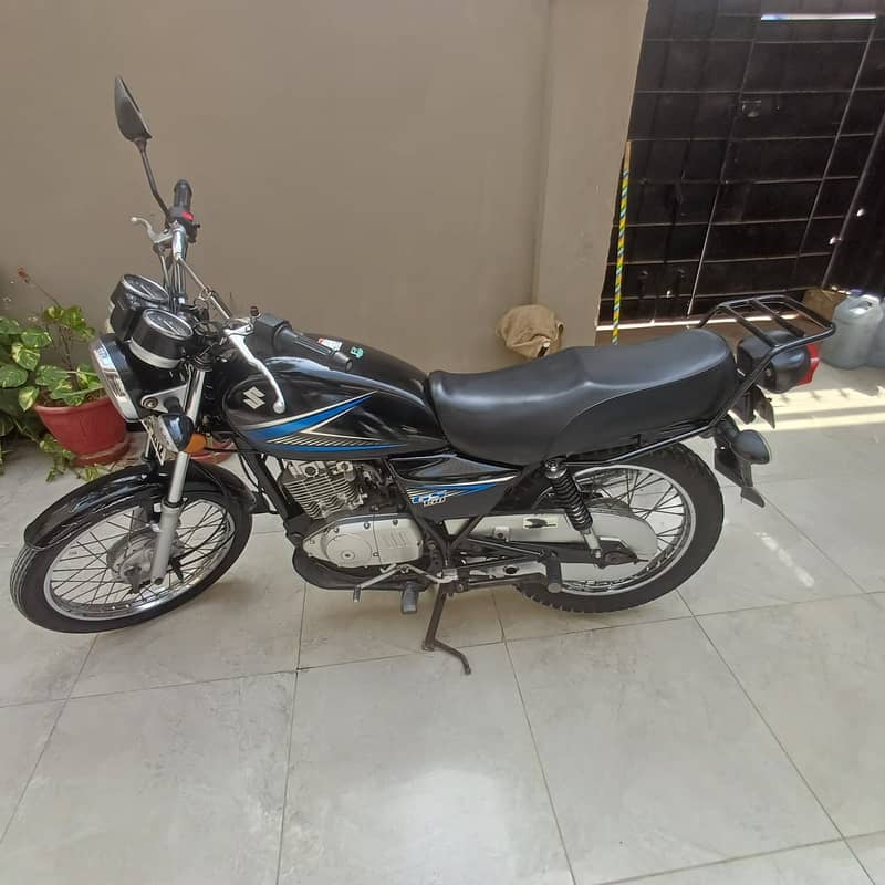 Suzuki GS 150 2023 2