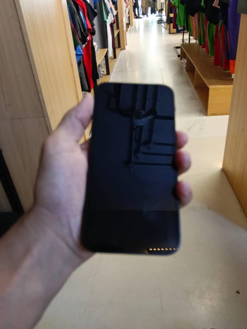 Apple iPhone 13 2