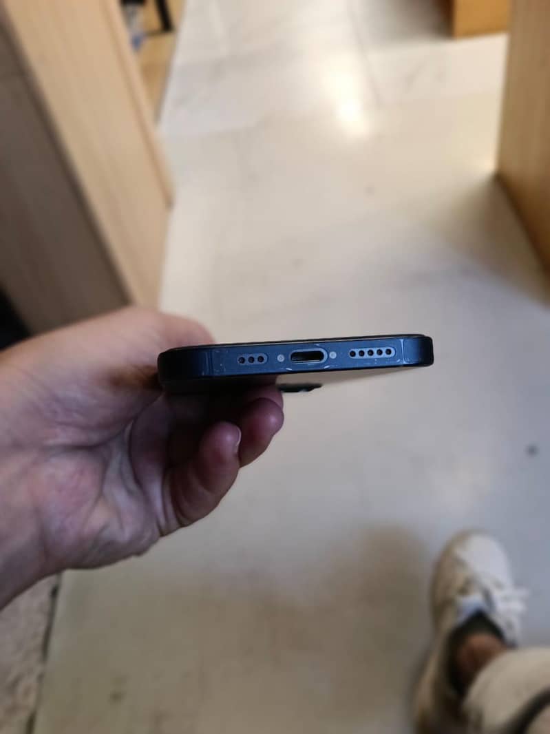 Apple iPhone 13 4
