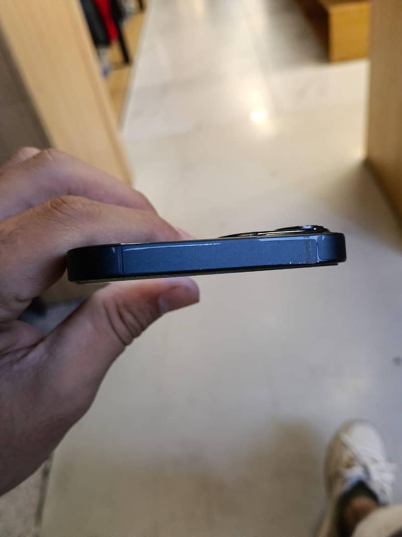 Apple iPhone 13 7