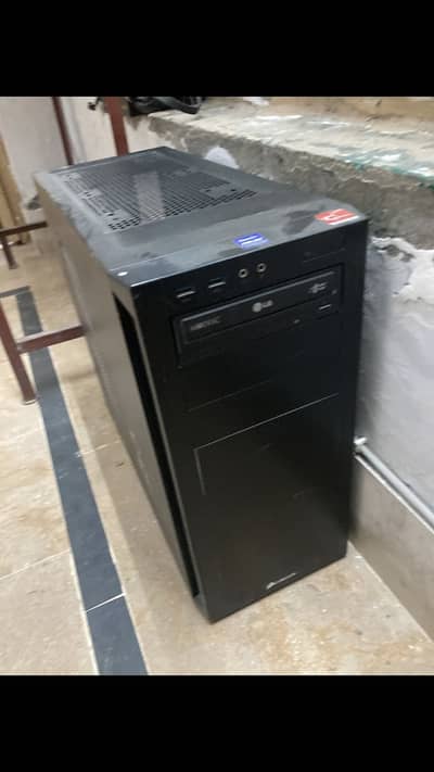 Corsair black large casing