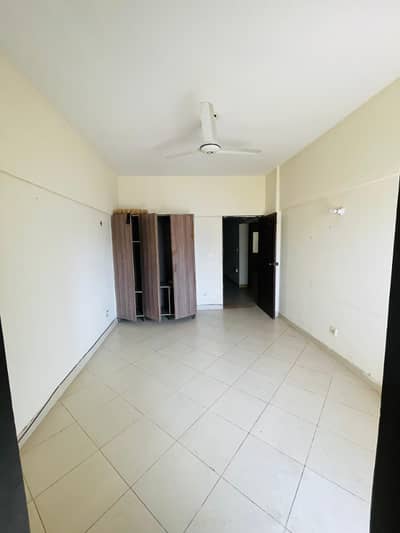 E-11/4 Unfurnished flat available for rent 3 badrroom with attached bath Tv lounge Kitchen Floor 3 Lift available Sq feet 1600 Rent 60000 Please contact for more details