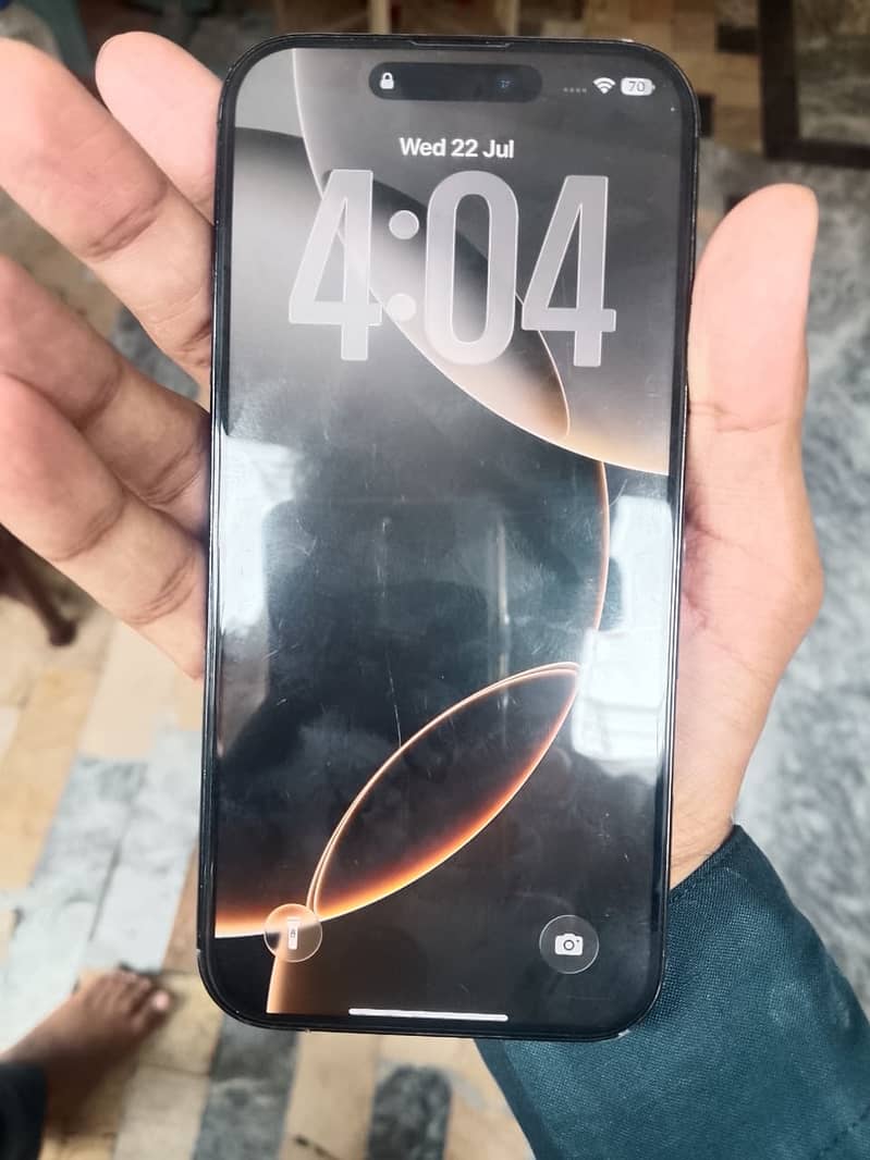 iPhone 16 Pro Max 1