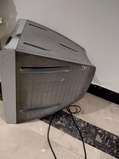 Sony t. v for sale home used 03045637367