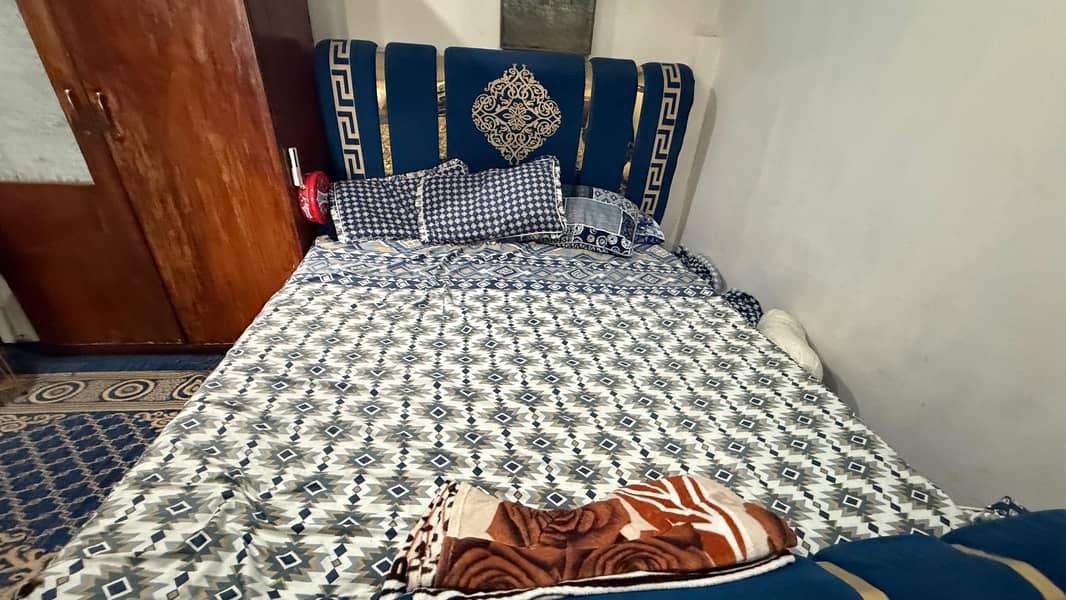 King size duble bed. 11