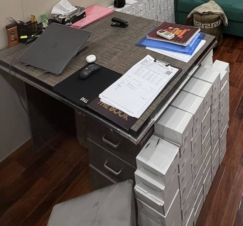 Office Table 0