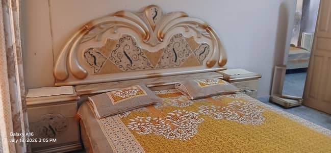 Bed set King size with Dressing Table and Matress