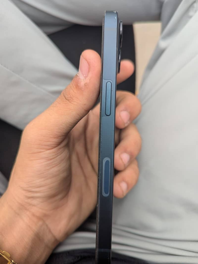 Iphone 13 4