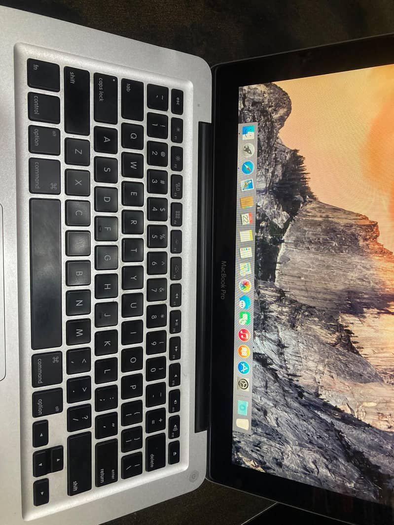 Apple Macbook Pro 1